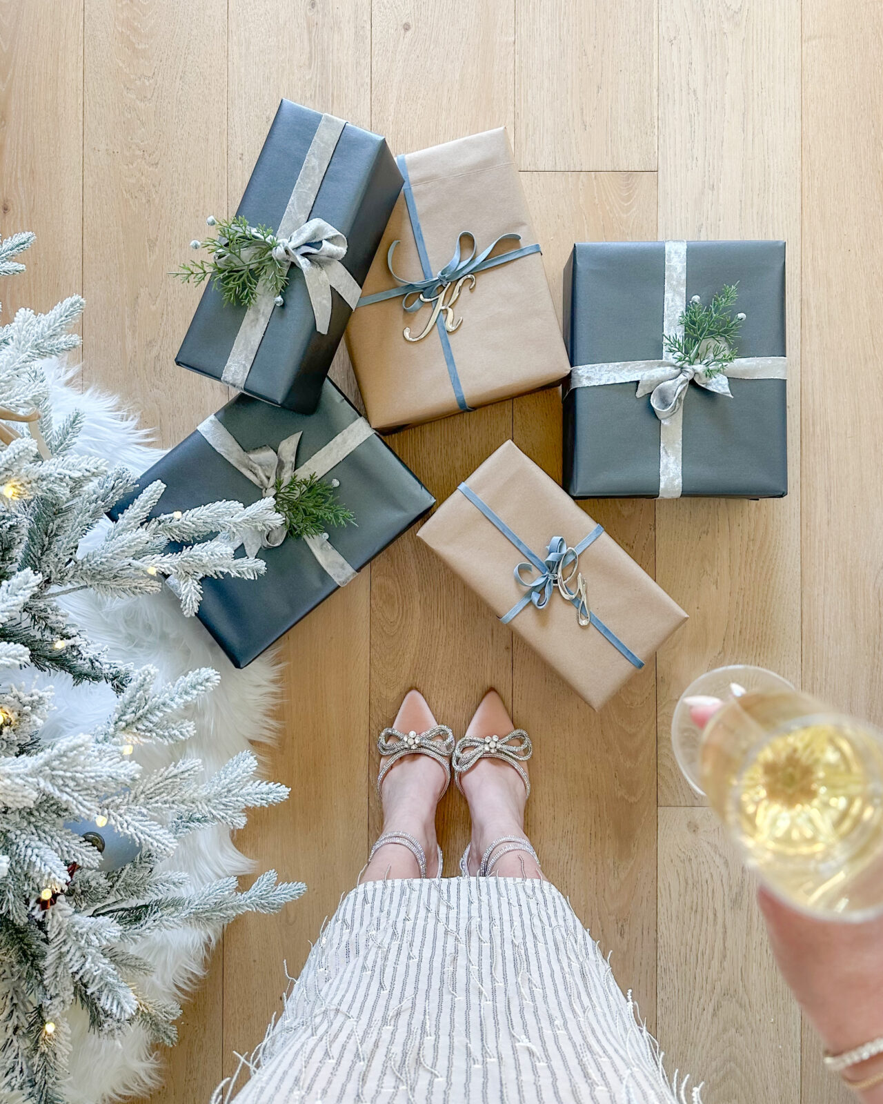 Finding The Perfect Gift | Gifts For All Your Loved Ones| gifts, gift wrap, bow heels, presents, christmas tree, christmas bows, initial ornaments, velvet ribbon